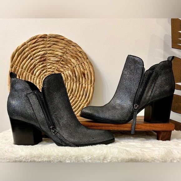 Donald J. Pliner Edyn Metallic Block Heel Ankle Boots - Picture 6 of 15